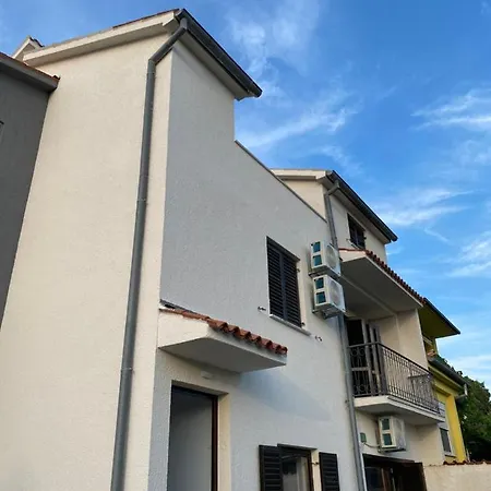 Paradiso Arx Apartment *