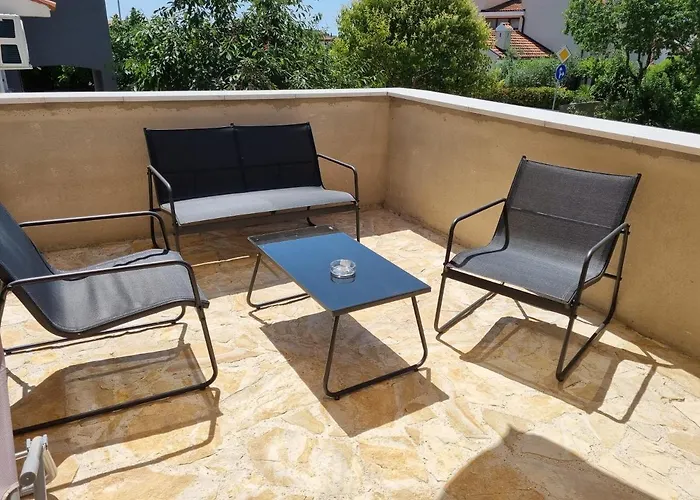 Paradiso Arx * Pula