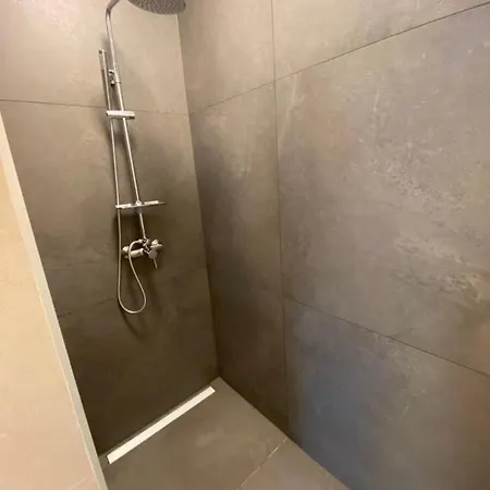 Paradiso Arx بولا