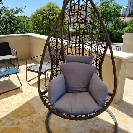 Paradiso Arx بولا