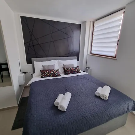 Paradiso Arx * بولا